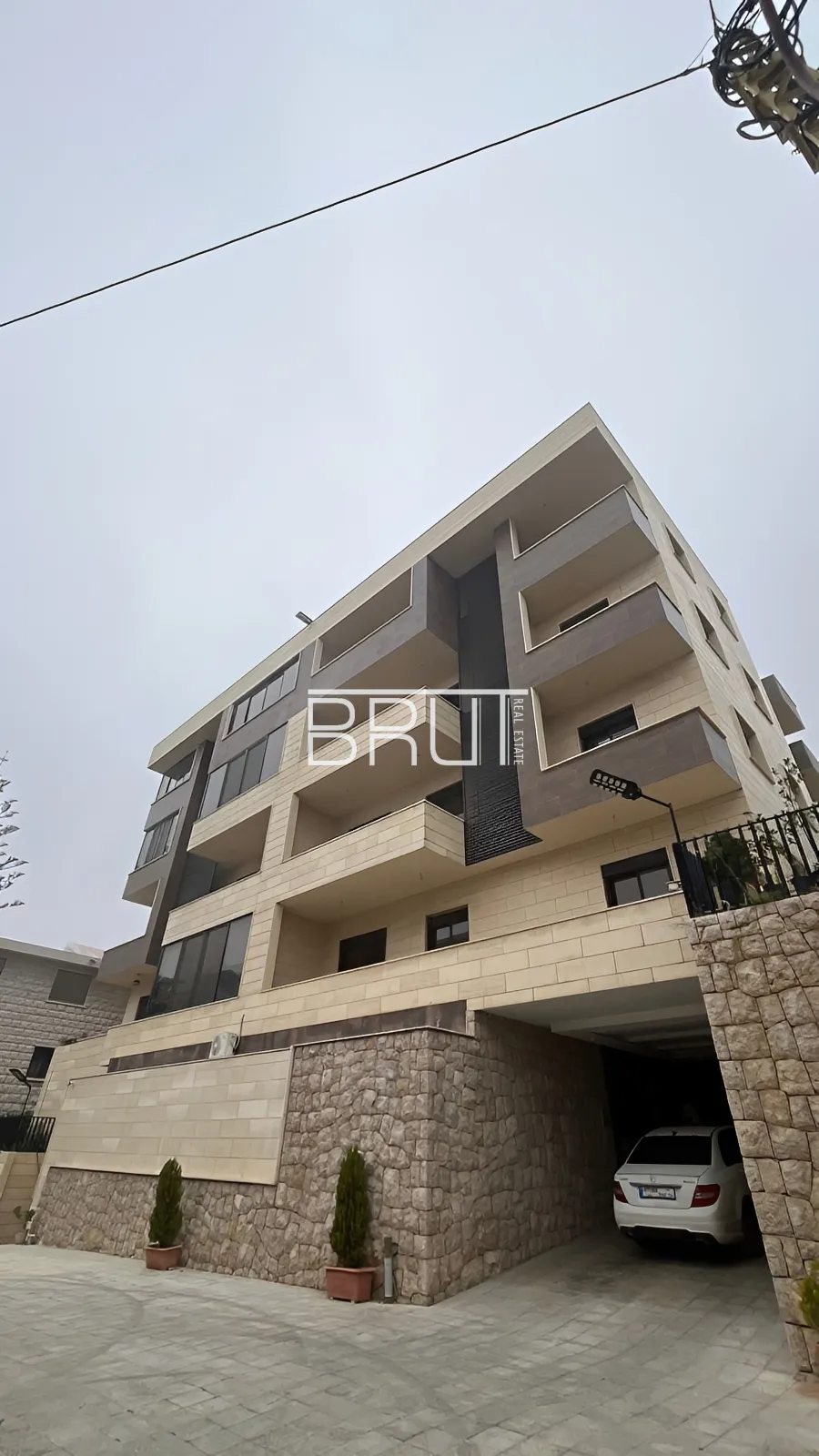 Apartment for Sale in Ballouneh