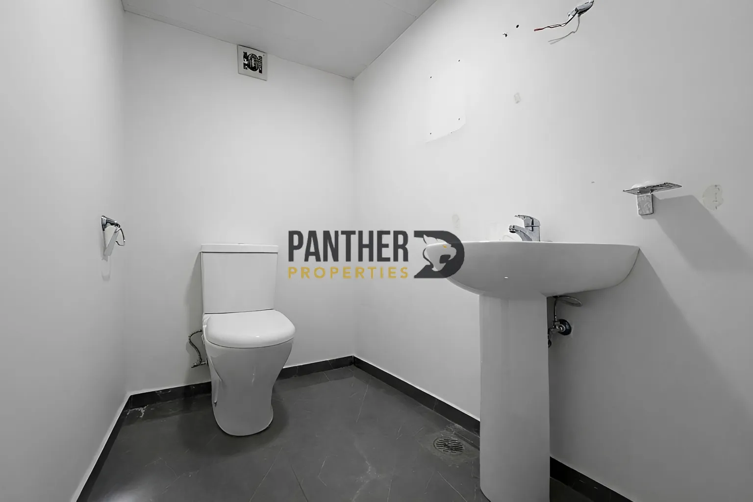 Office for rent in Antelias, lebanon