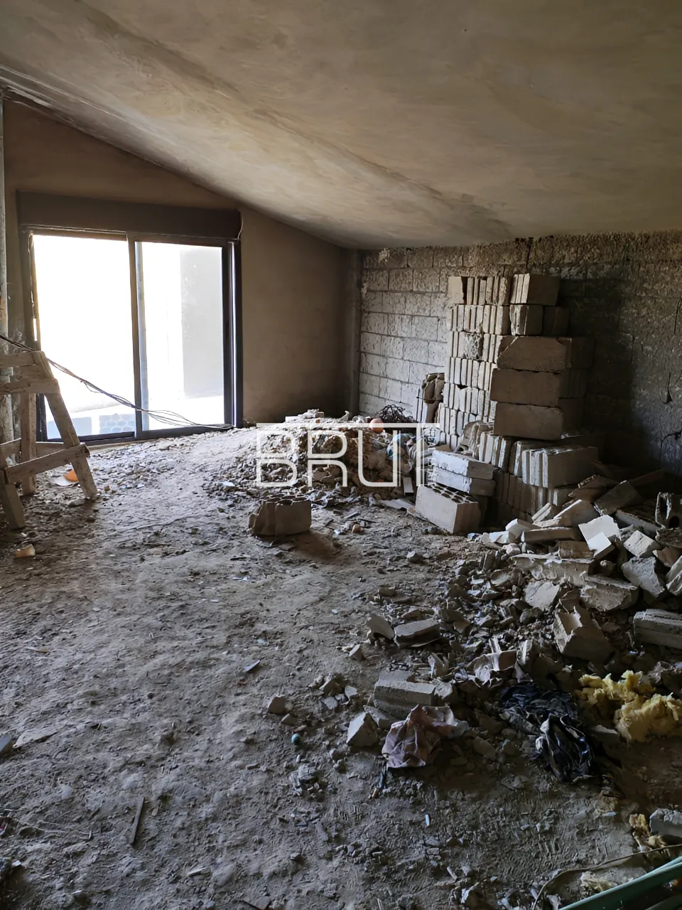 Building for Sale in Aayoun El Siman
