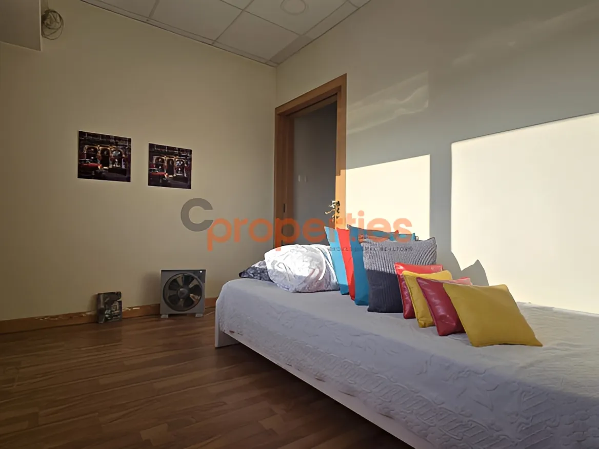 Office for Rent in Forn El Chebbak