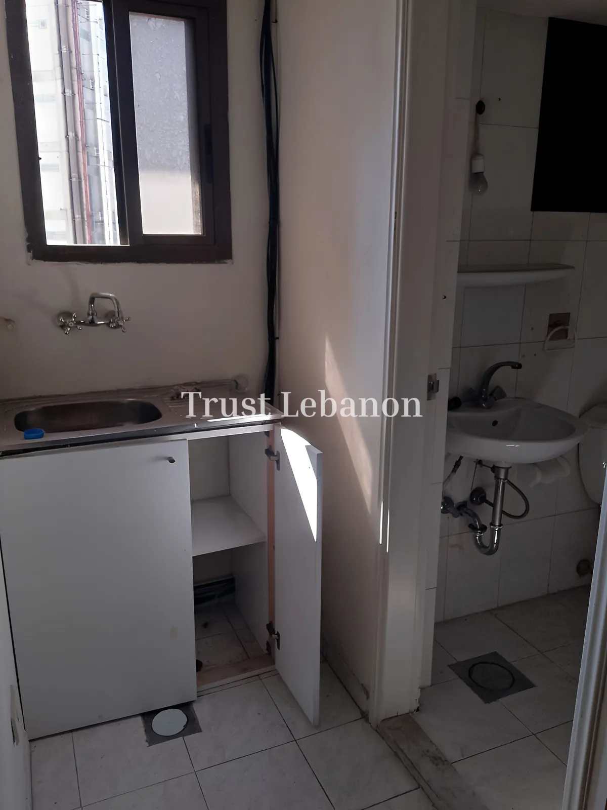 Office for sale in Jdeideh