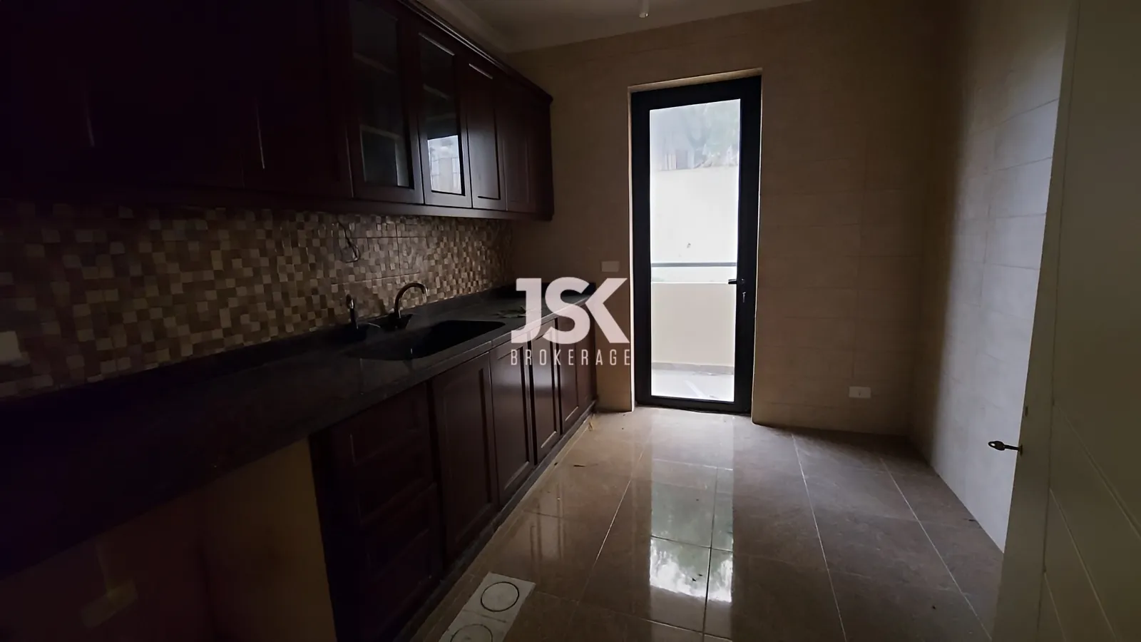Apartment for Sale in Blat - 3 bed, 2 bath