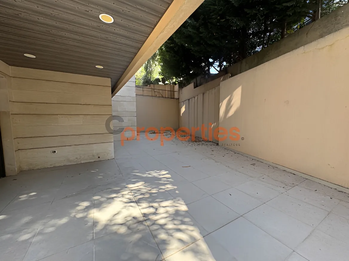 Apartment for Sale in Mazraat Yachoua - 3 bed, 3 bath