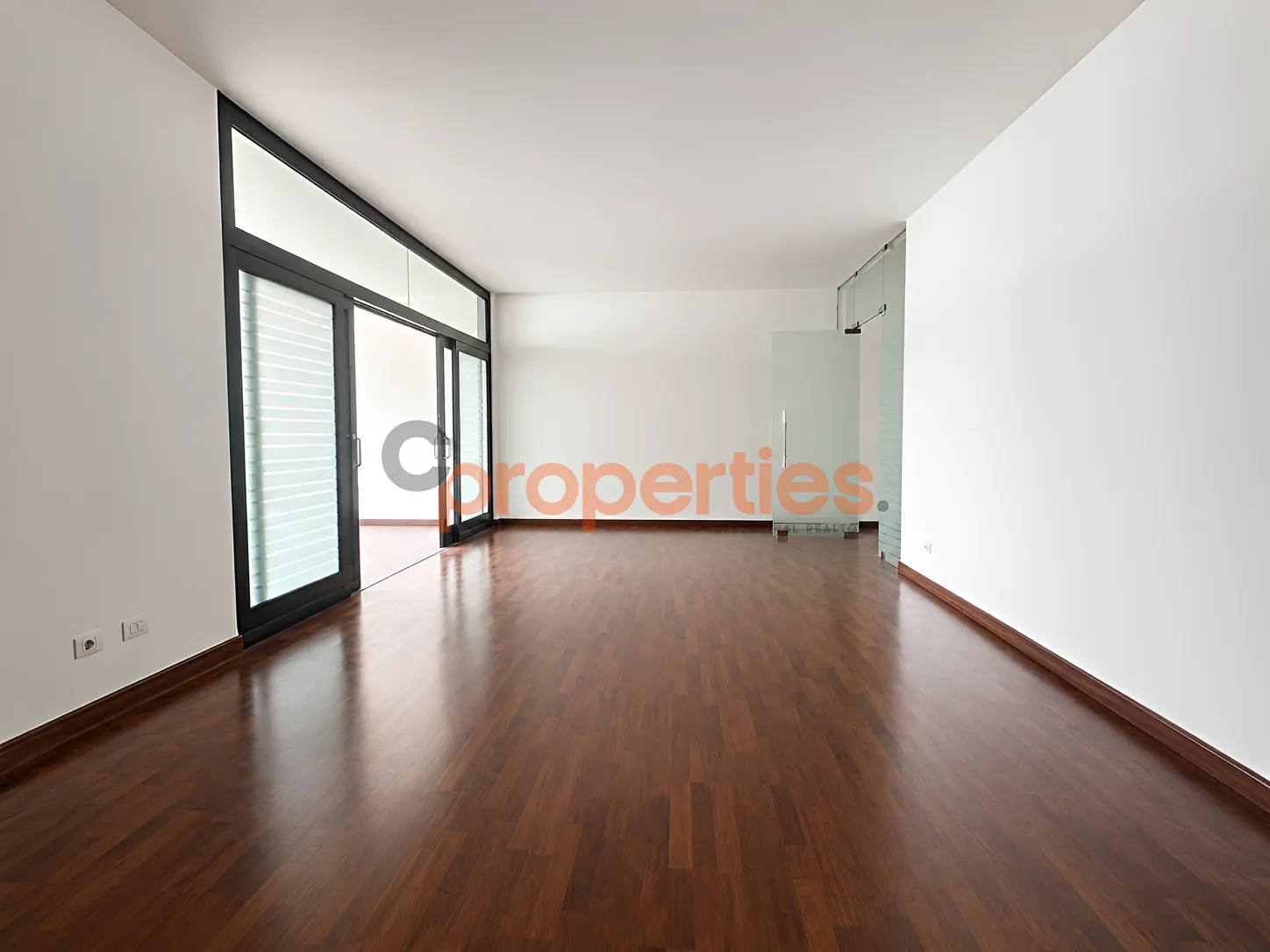Office for Rent in Raoucheh