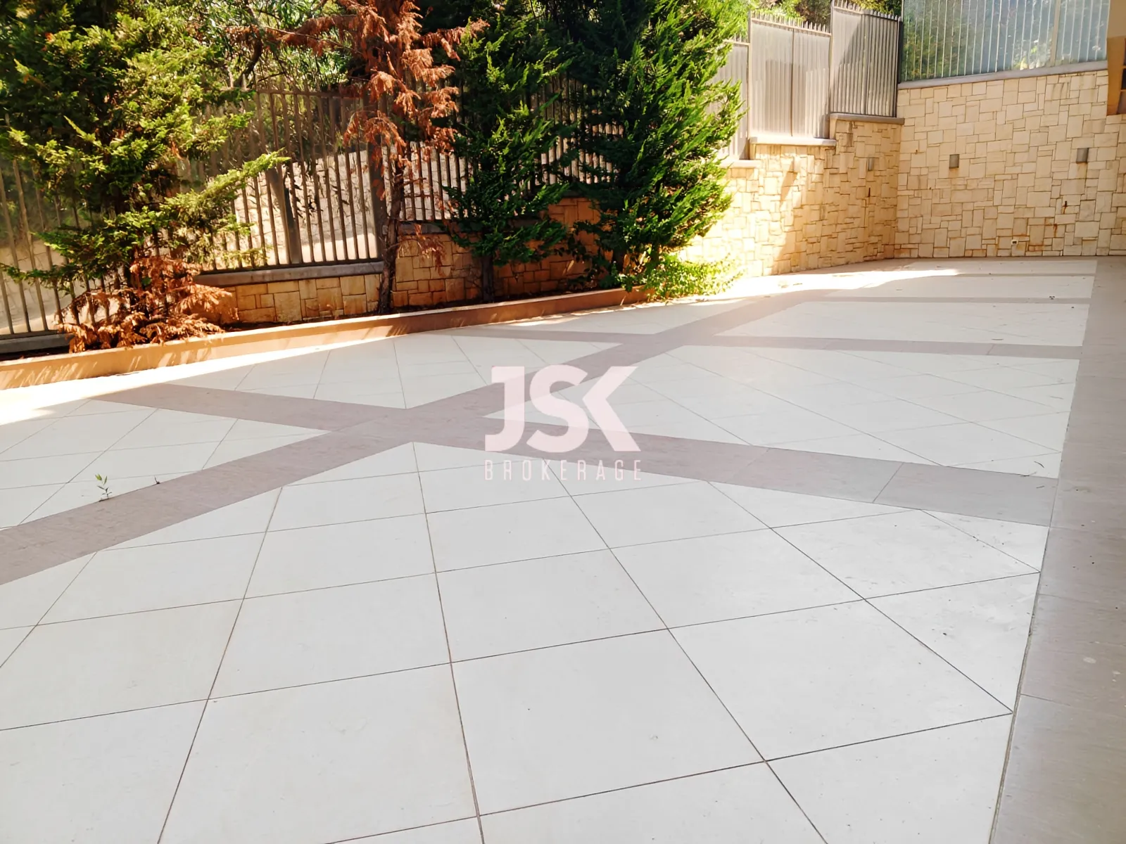 Apartment for Sale in Dik El Mehdi - 2 bed, 4 bath