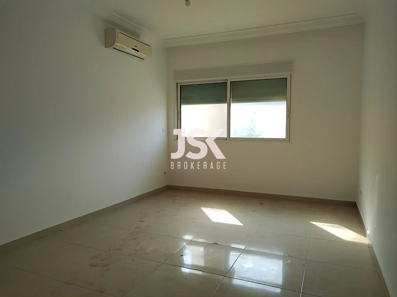 Apartment for Sale in Haret Sakher