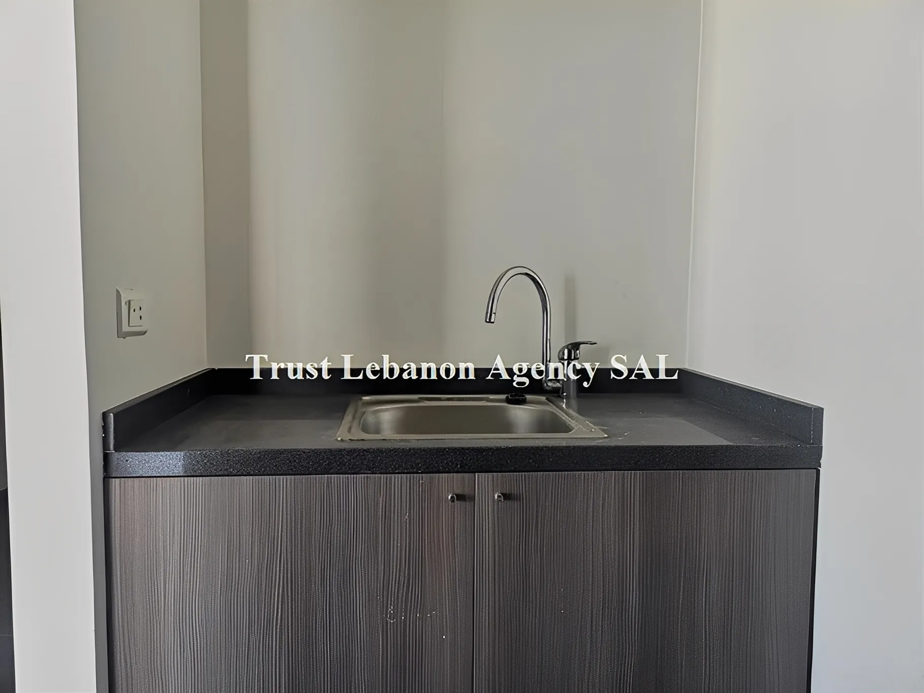 Office for rent in Metn, Bsalim