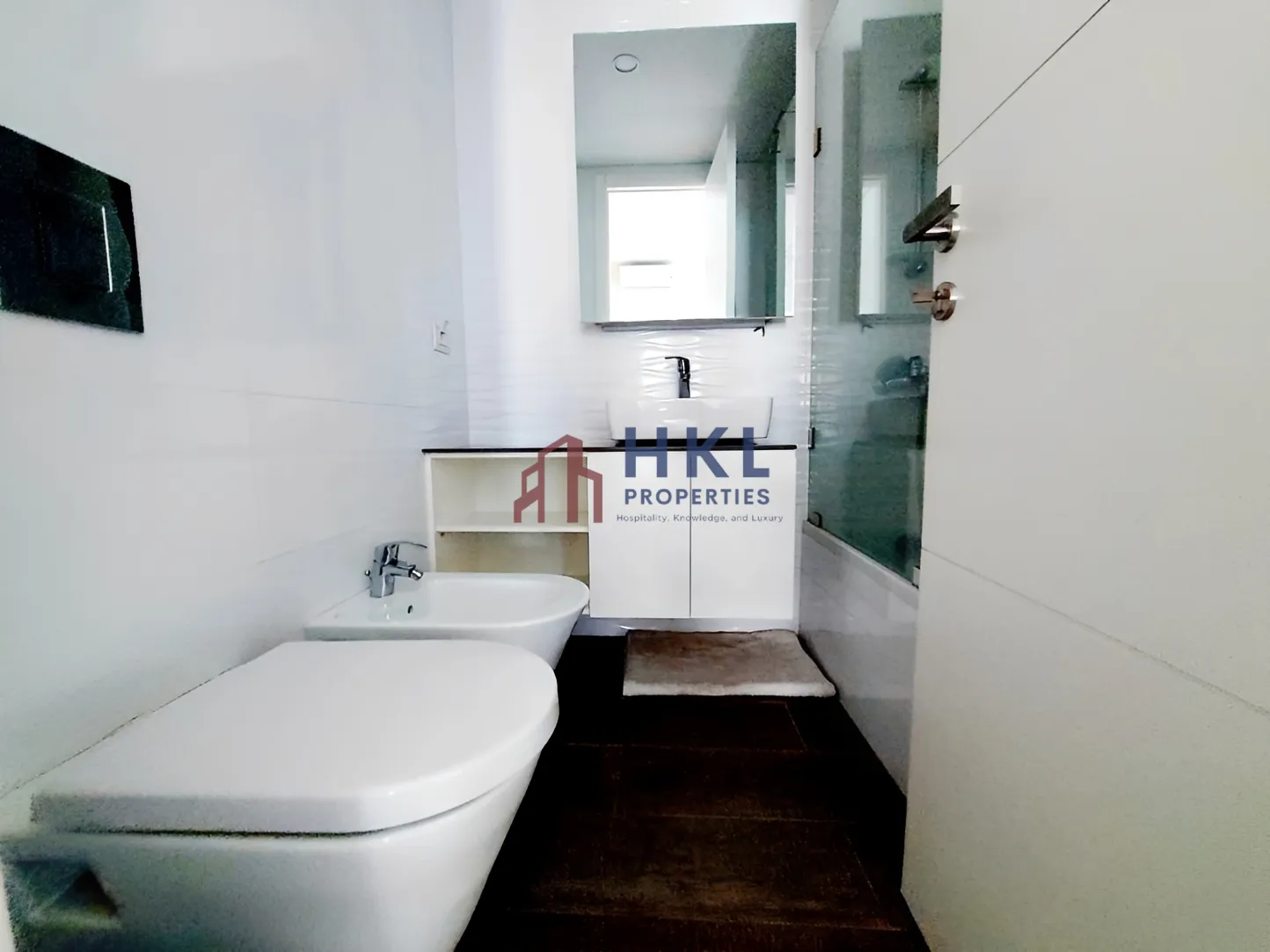 Apartment for rent in Ain Al Mraiseh, Beirut, Lebanon