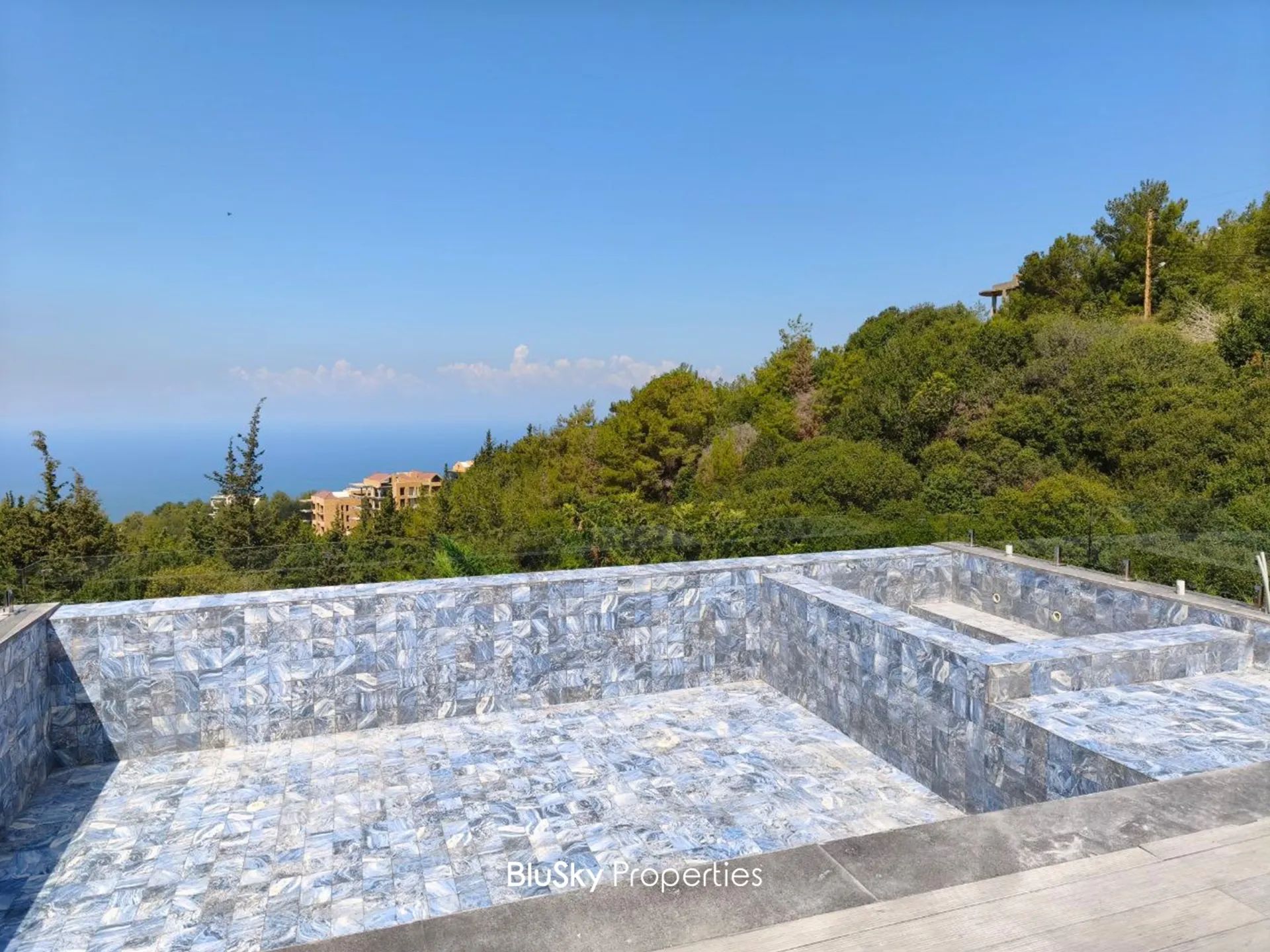 Apartment for sale in Adma w dafnah, lebanon