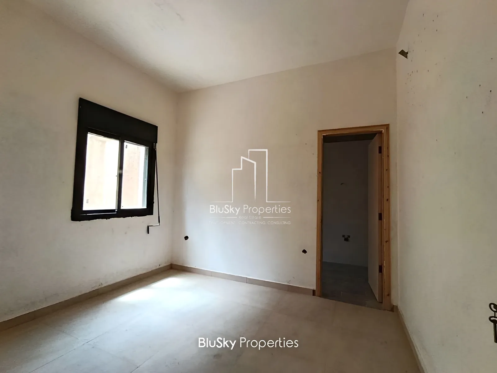 Apartment for Sale in Bouar - 3 bed, 3 bath