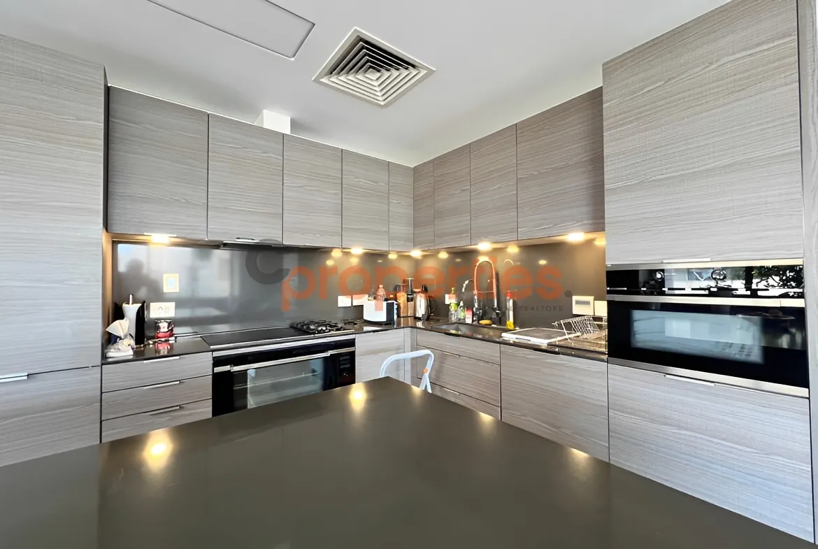 Apartment for Rent in Hamra - 4 bath