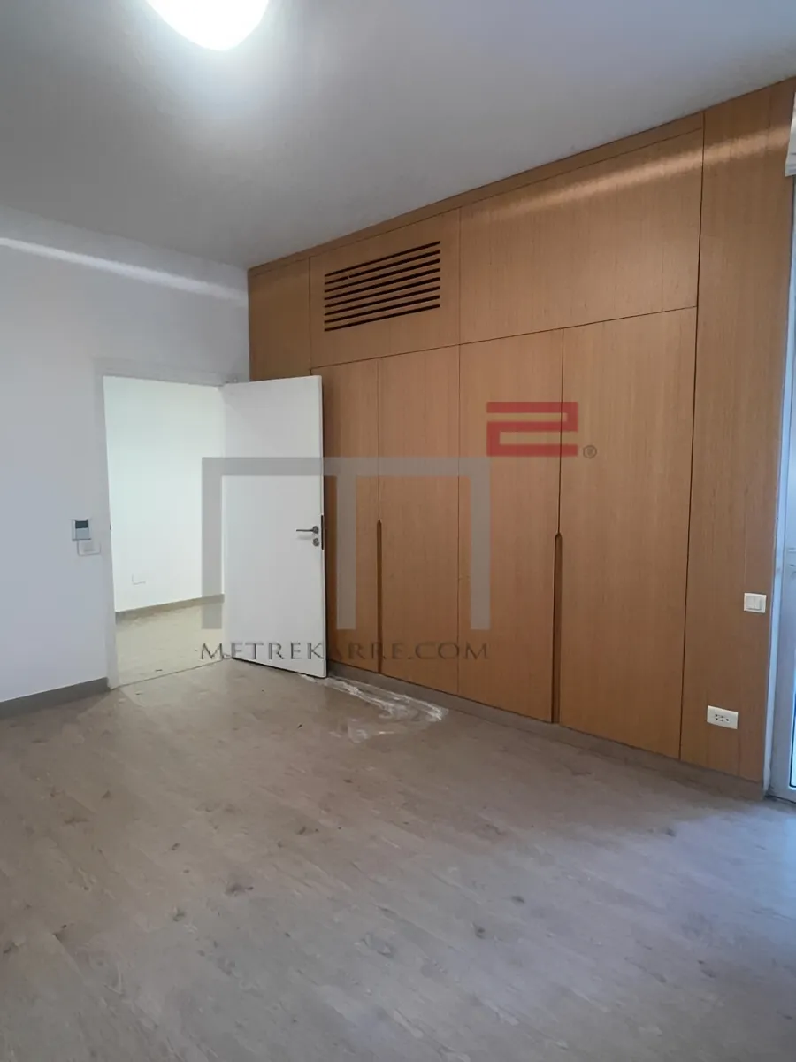 Apartment for rent in Furn El Hayek