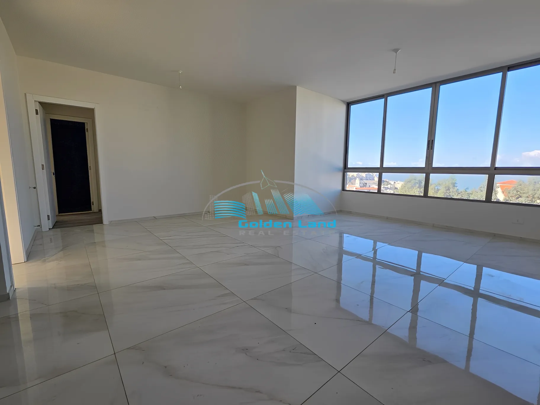 Apartment for Sale in Mazraat Yachoua, Lebanon - 3 bed, 2 bath