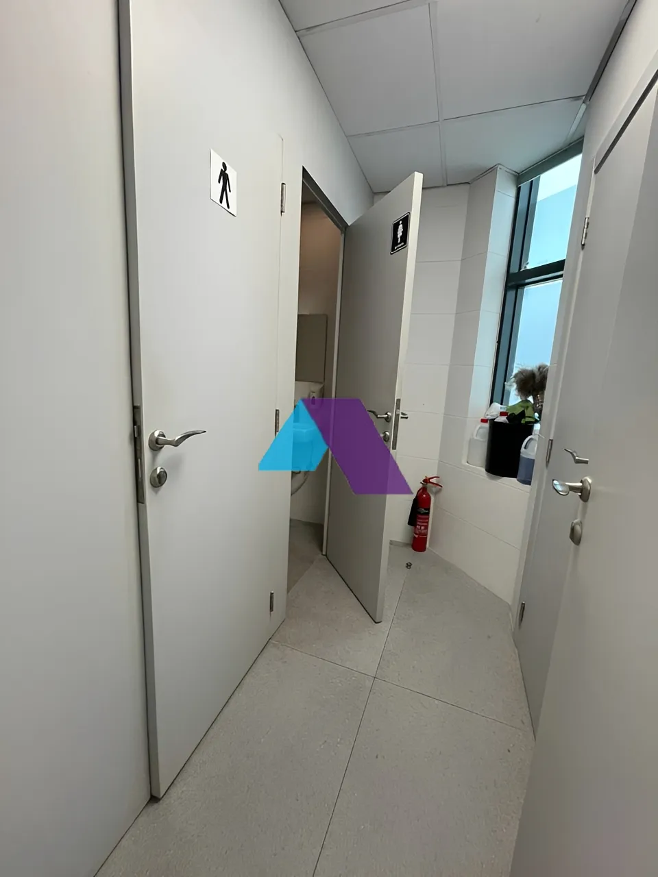 Office for rent in Sin El Fil