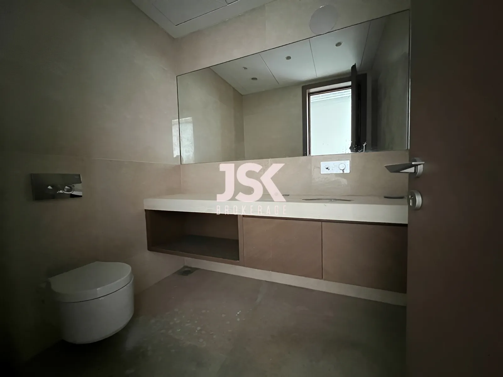 Apartment for Sale in Downtown - 4 bed, 5 bath