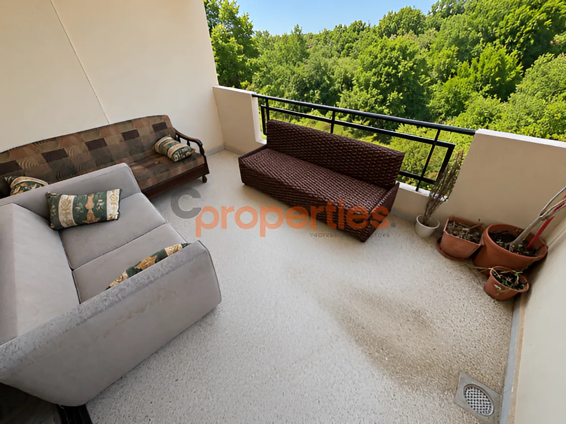 Apartment for Sale in Blat - 3 bed, 2 bath