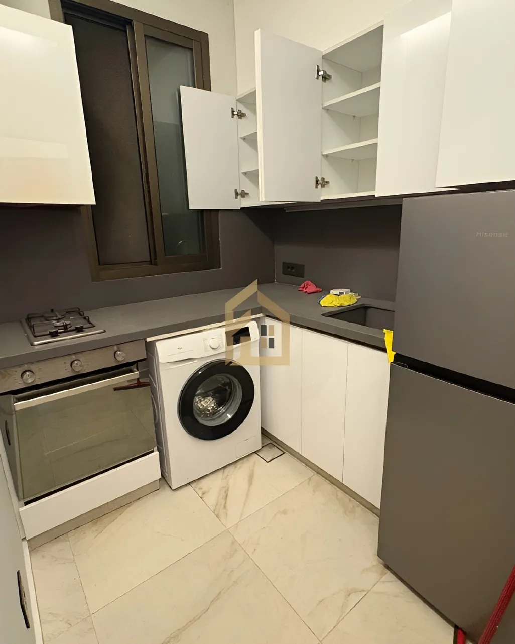 Studio for rent in Hamra, Beirut, Lebanon - 1 bed, 1 bath