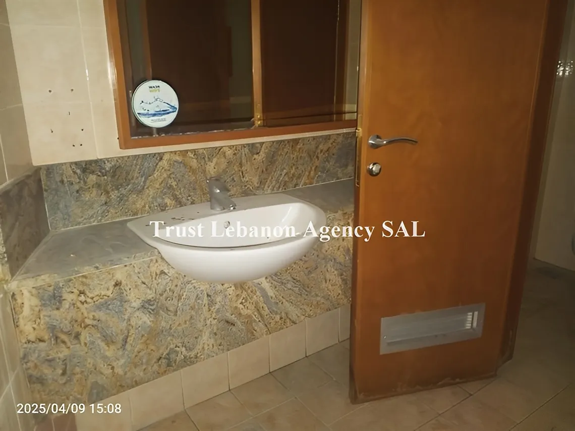 Office for rent in Beirut, Mina El Hosn
