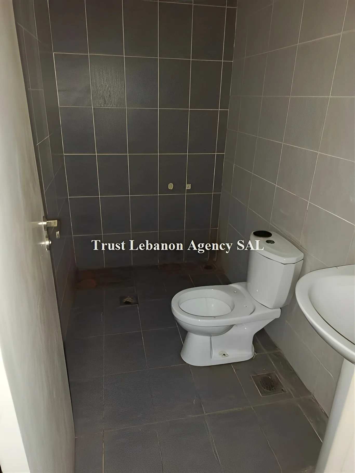 Commercial Property For Rent in Keserwan, Maameltein