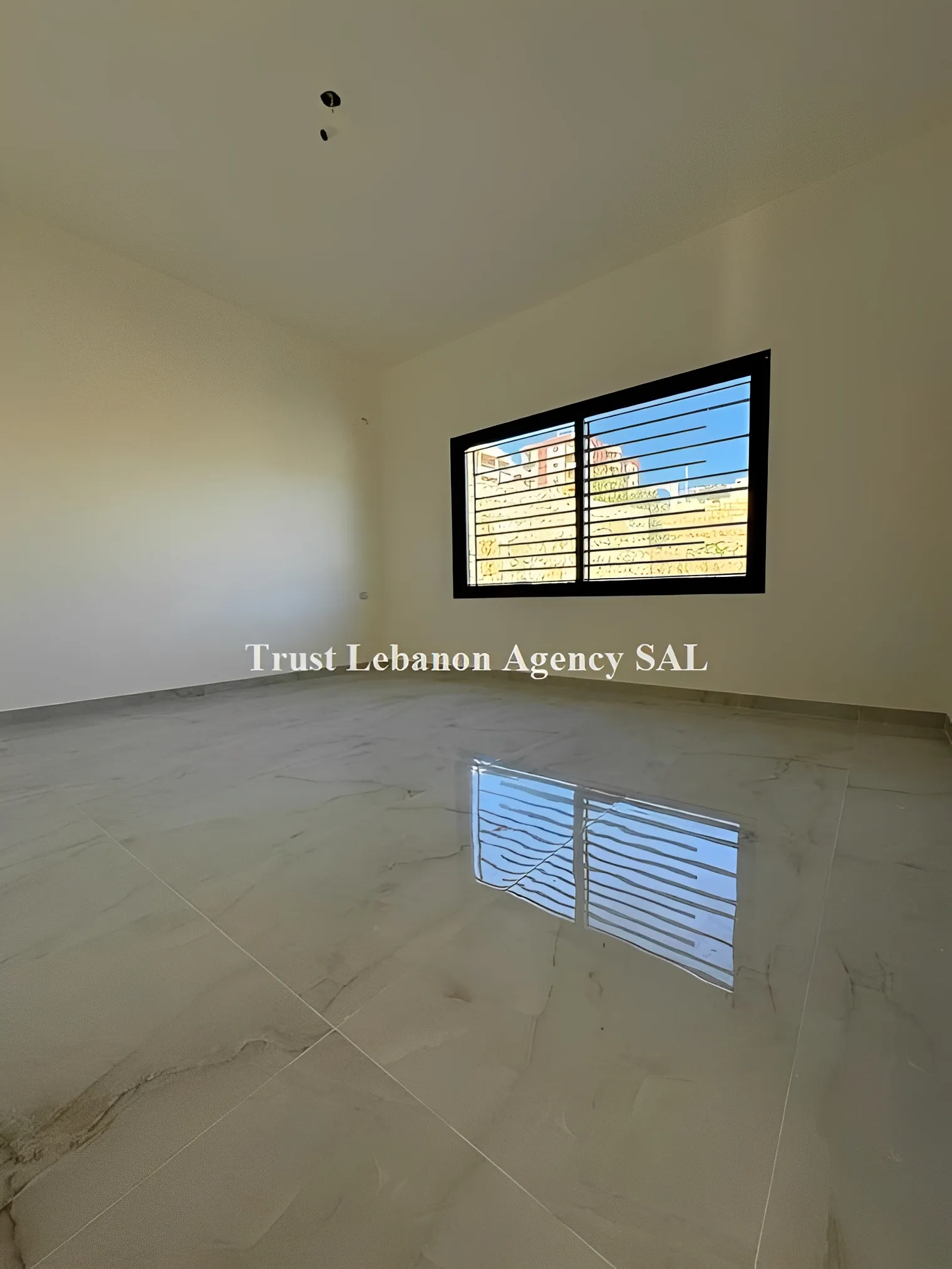 Villa for Sale in Deir El Zahrani