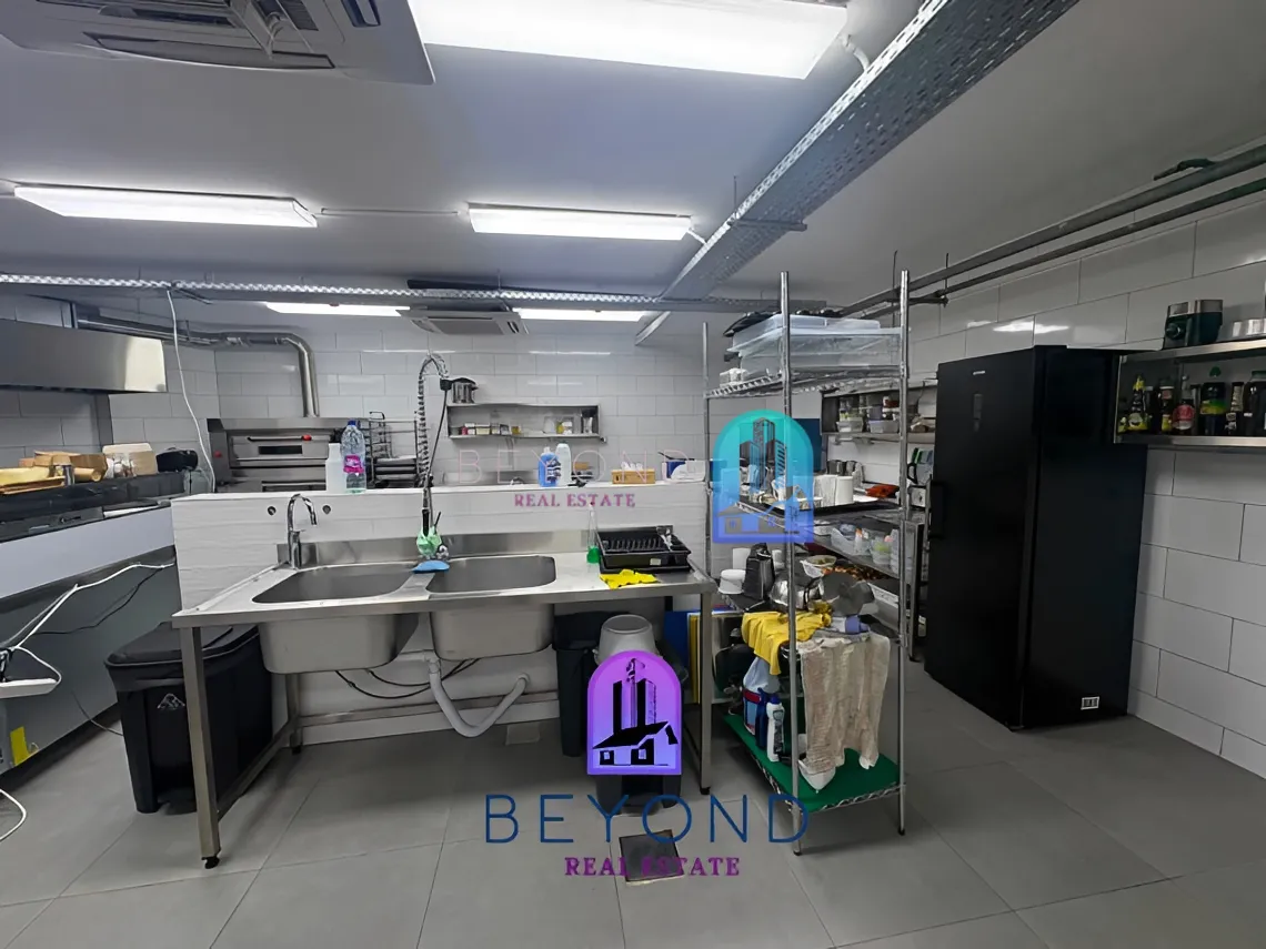 Restaurant for rent in Sadat, Bayrut, Lebanon