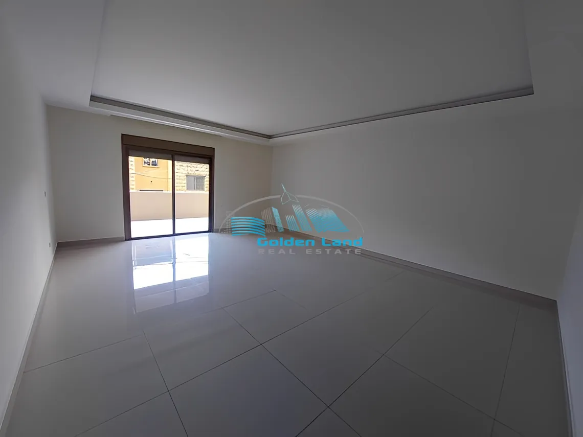 Apartment for Sale in Mazraat Yachoua, Lebanon - 3 bed, 3 bath