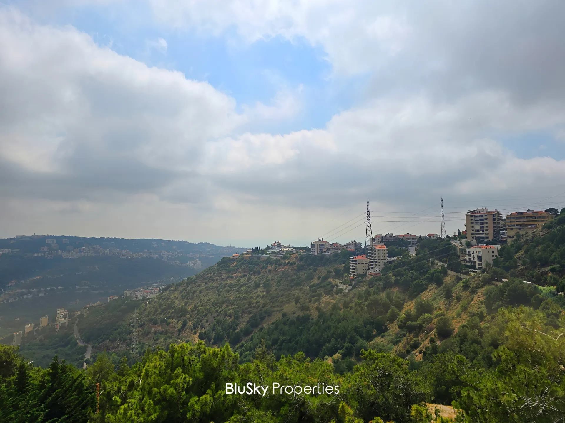Apartment for rent in Monteverde main street، lebanon - 2 bed, 2.0 bath