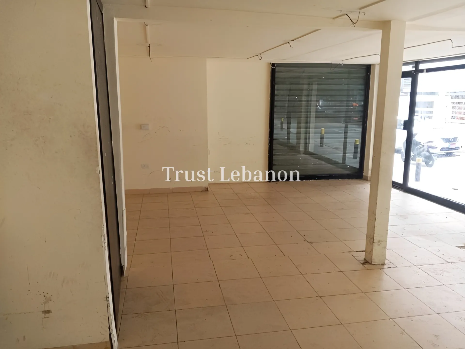 Shop for rent in Msaytbeh, Beirut, Lebanon