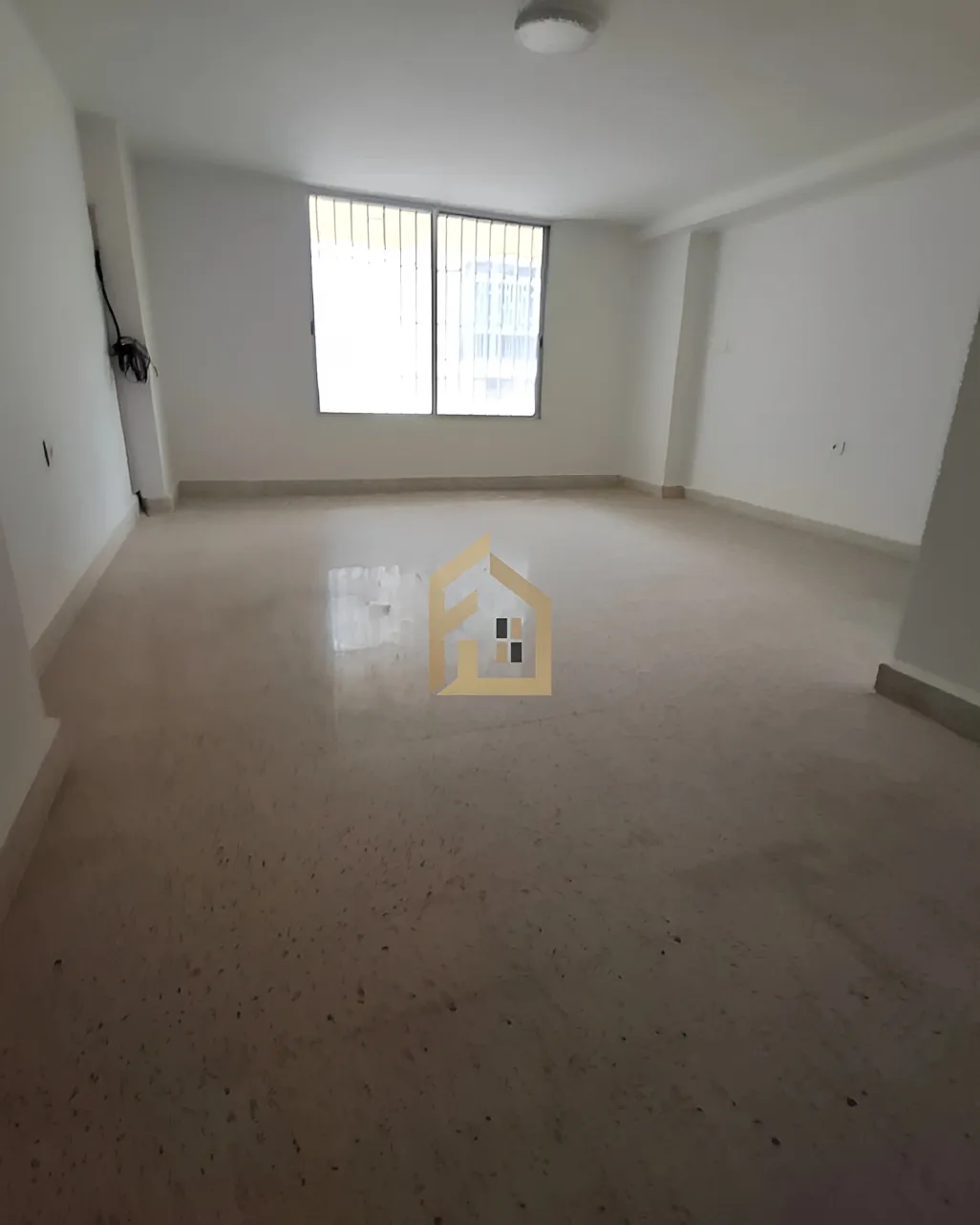 Shop for rent in Dekwaneh, Lebanon