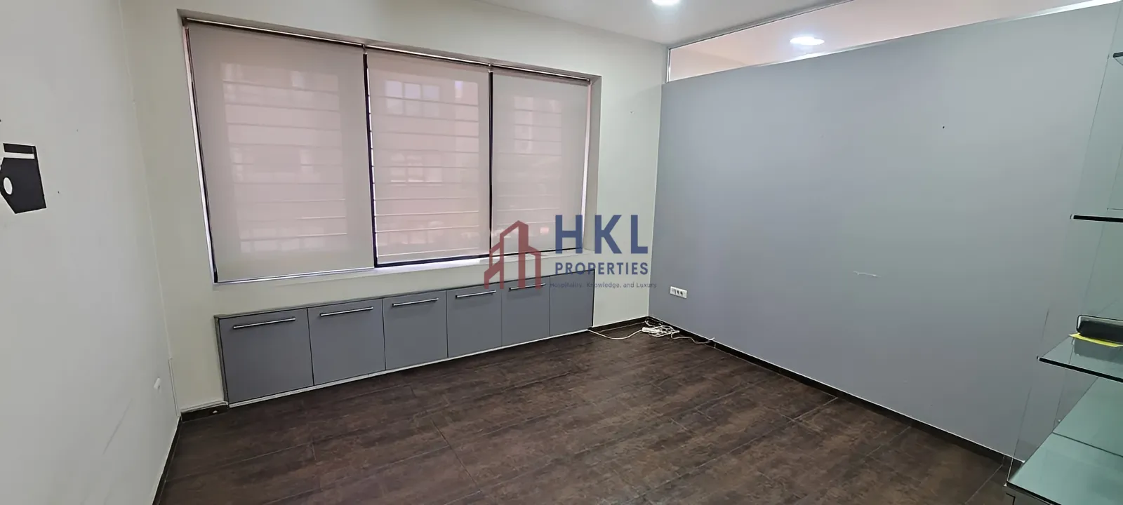 Office for rent in Sin El Fil