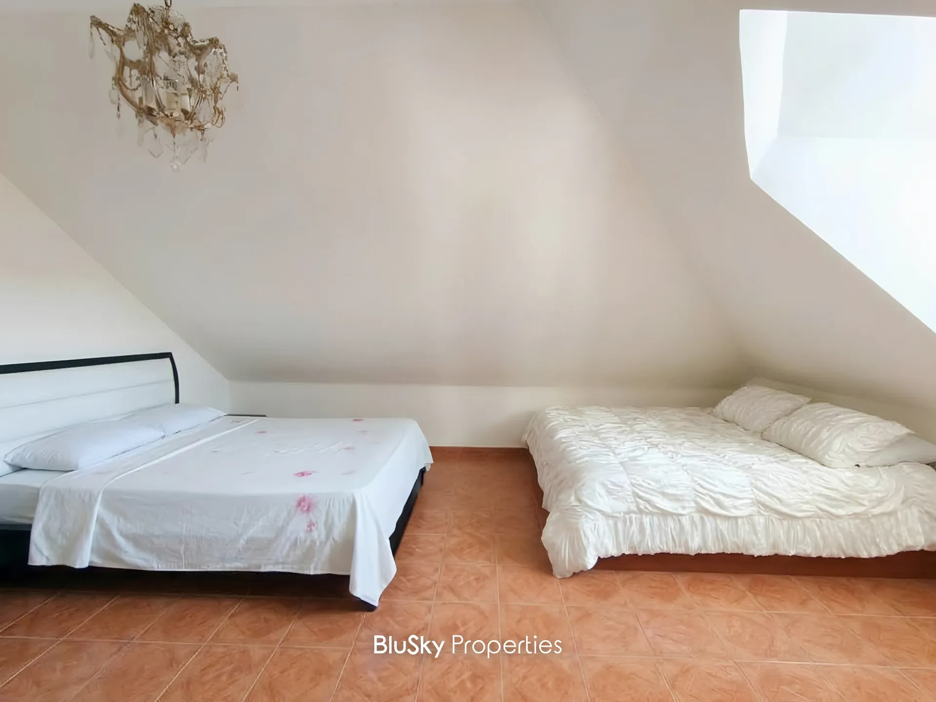 Apartment for rent in Baabdat