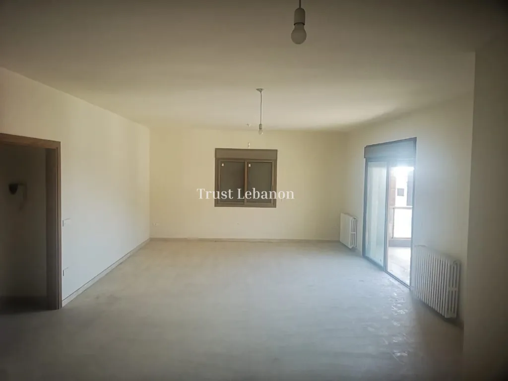 Apartment for sale in Jouret El Ballout, Lebanon - 3 bed, 4 bath