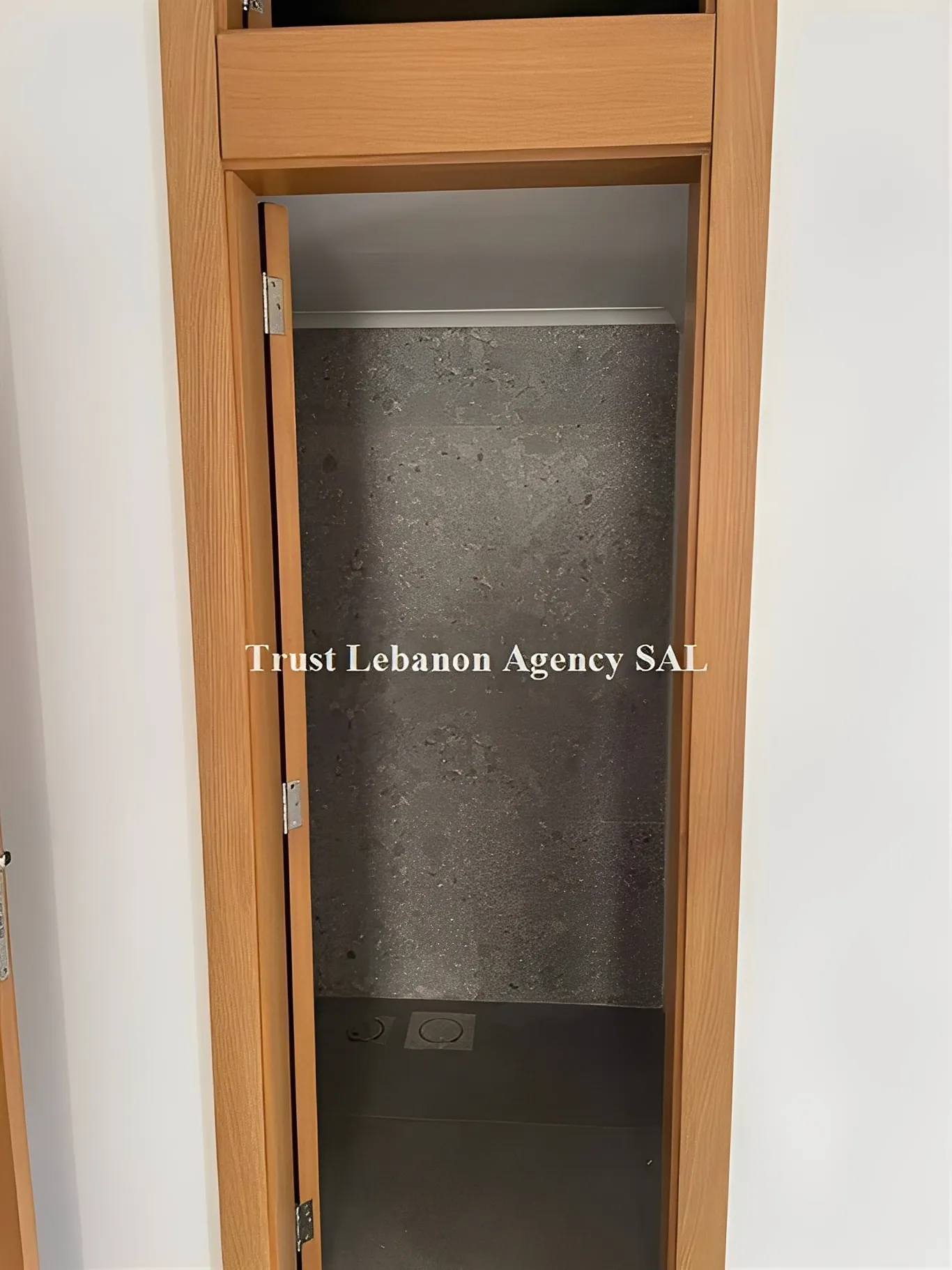 Office for rent in Metn, Dekweneh