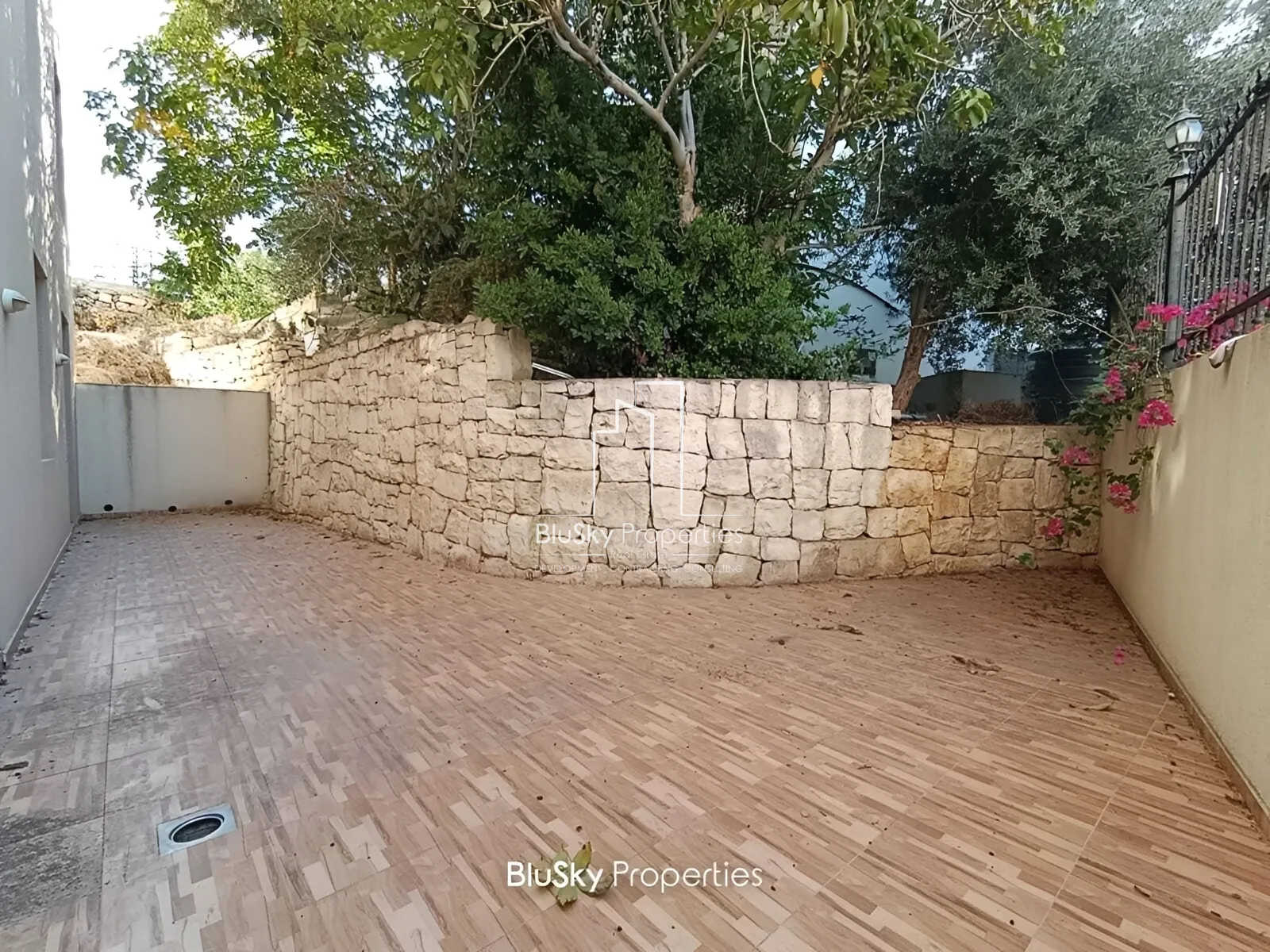 Apartment for Sale in Amchit - 3 bed, 2 bath