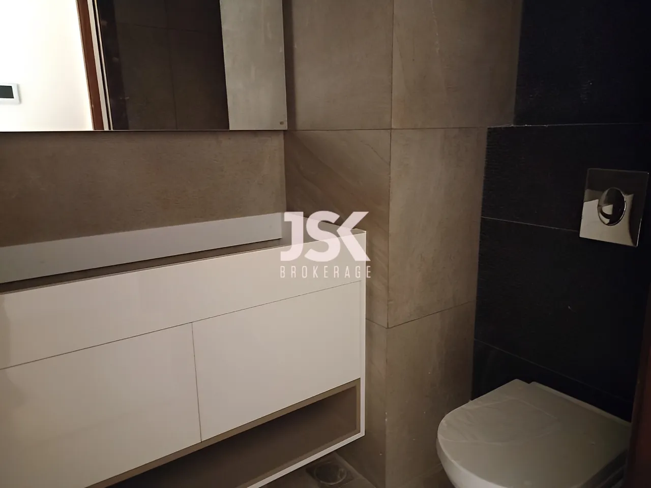 Apartment for Sale in Ballouneh