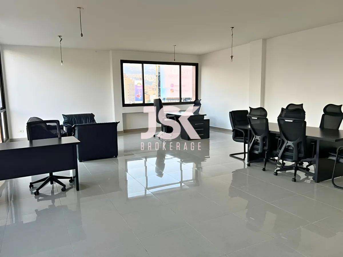 Office for rent in Daoura
