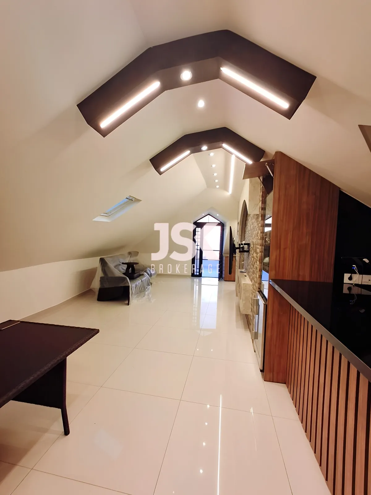 Apartment for Sale in Bouar - 2 bed, 3 bath