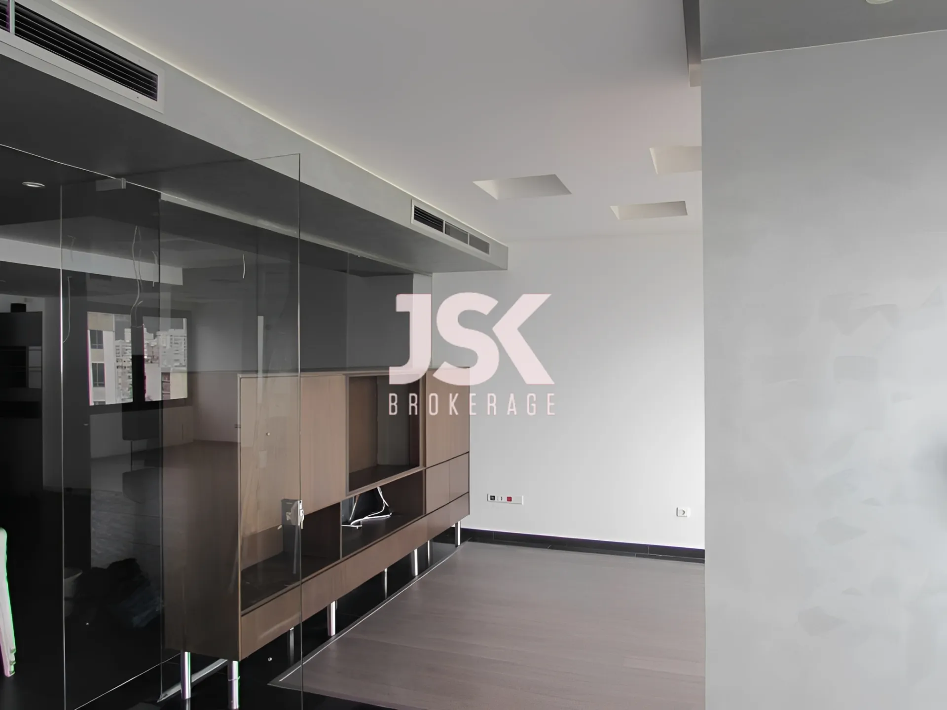 Office for sale in Zalqa