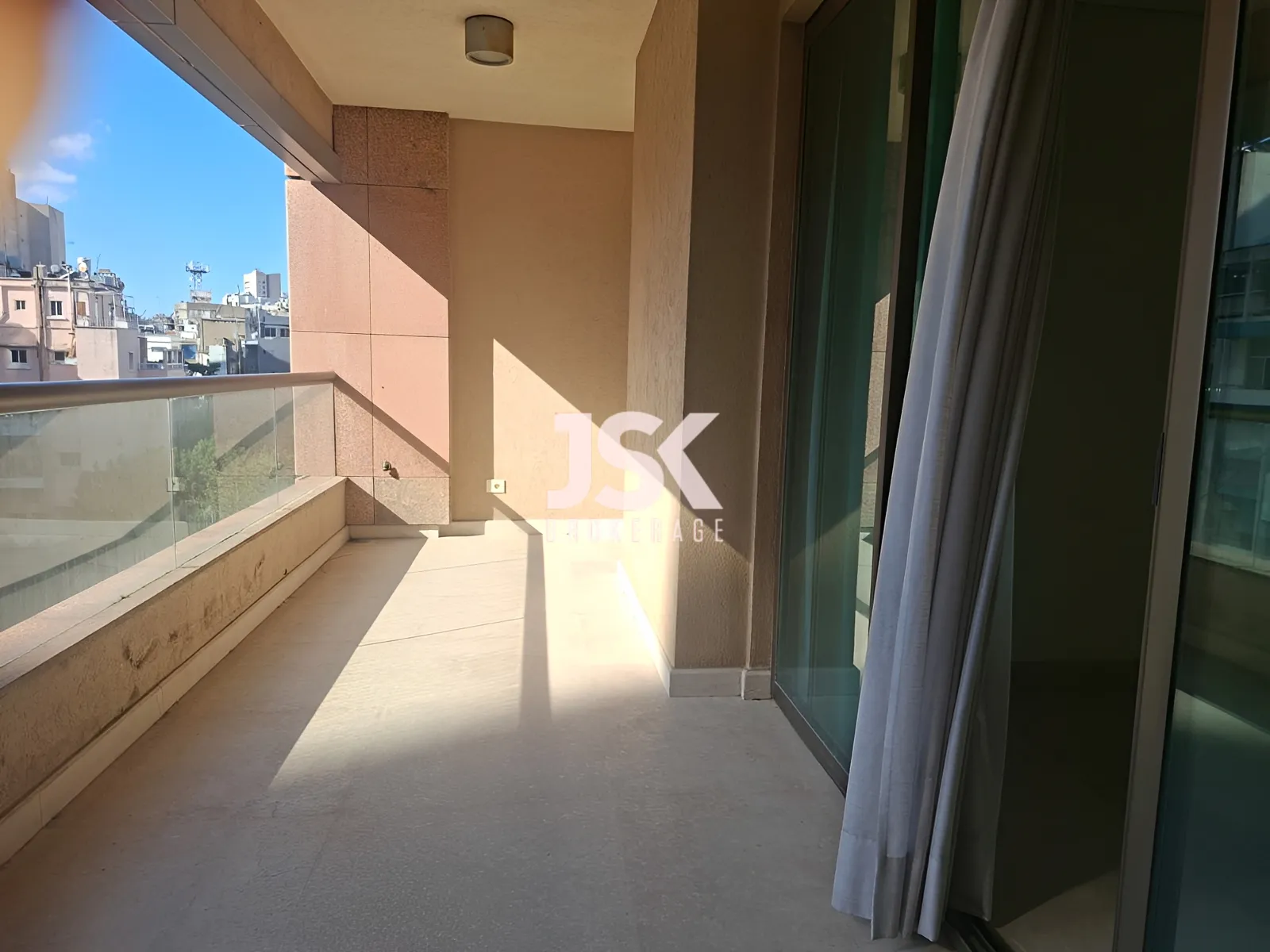 Apartment for Rent in Ras Beirut - 3 bed