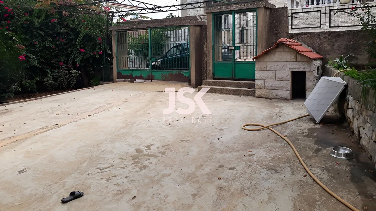 Villa for Sale in Mazraat Yachoua, Lebanon - 2 bed, 2 bath