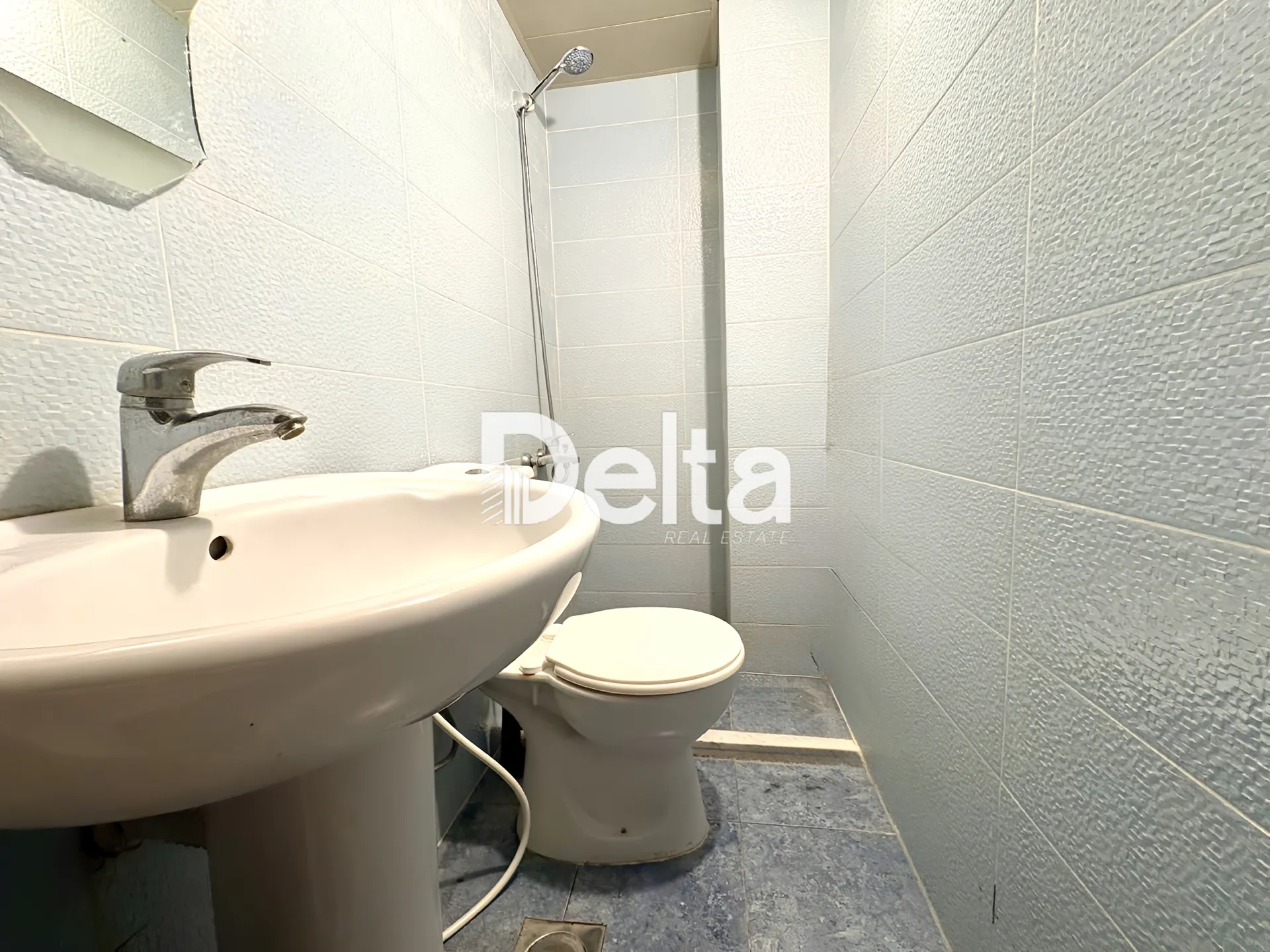 Apartment for rent in Kraytem