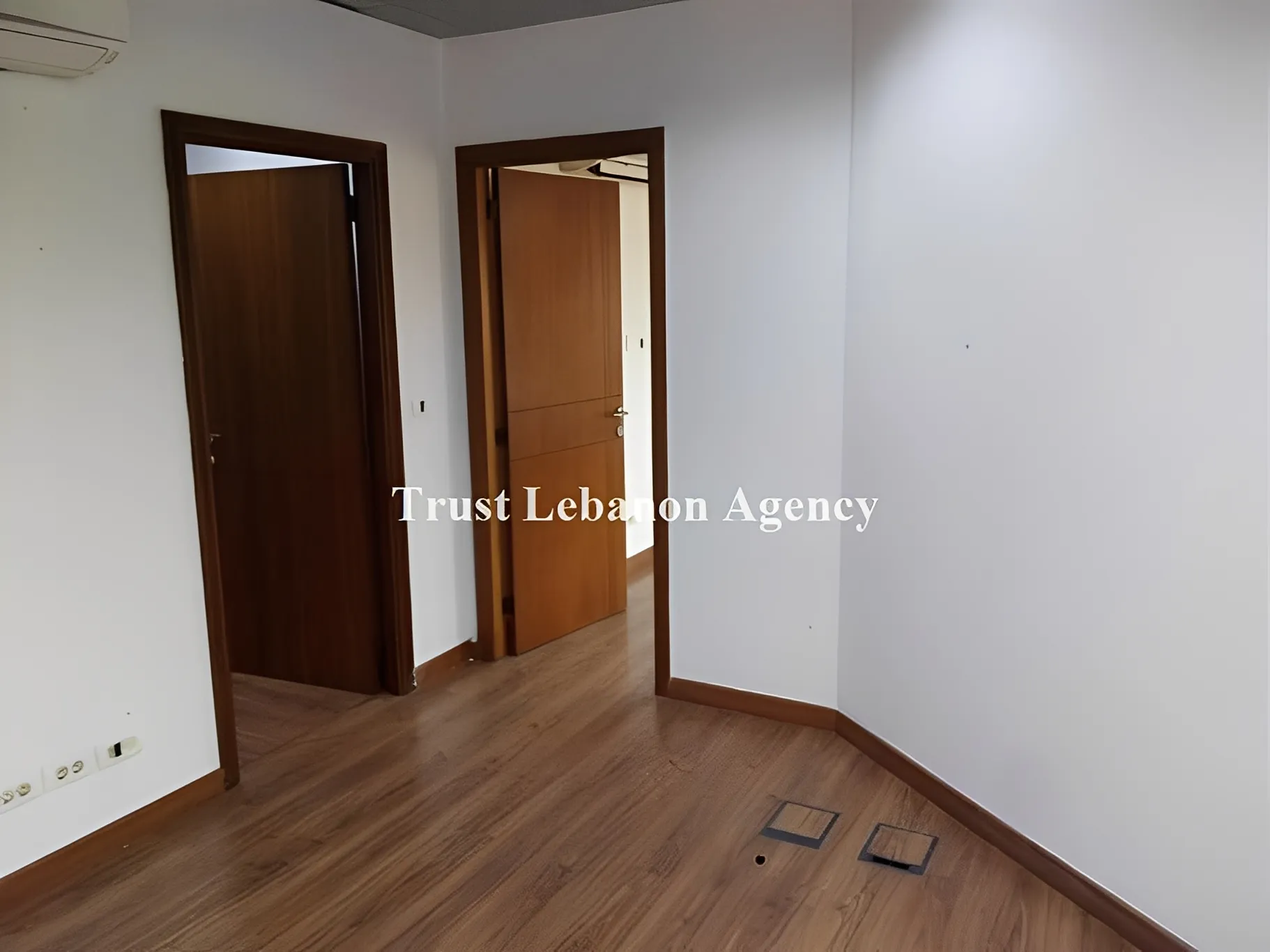 Office for rent in Metn, Dekweneh