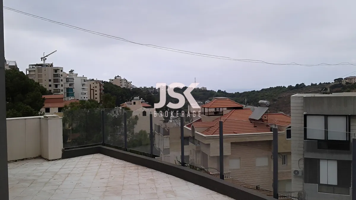 Duplex for Sale in Aaoukar, Lebanon - 3 bed