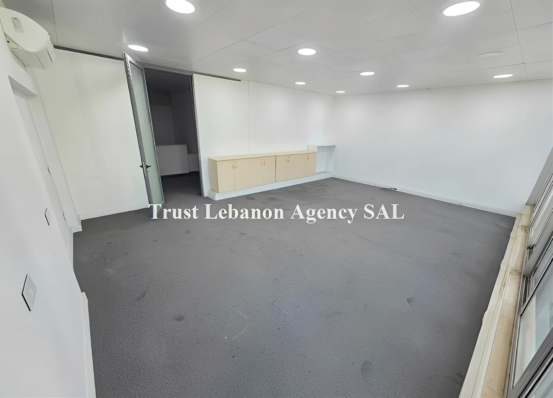 Office for rent in Metn, Horsh Tabet