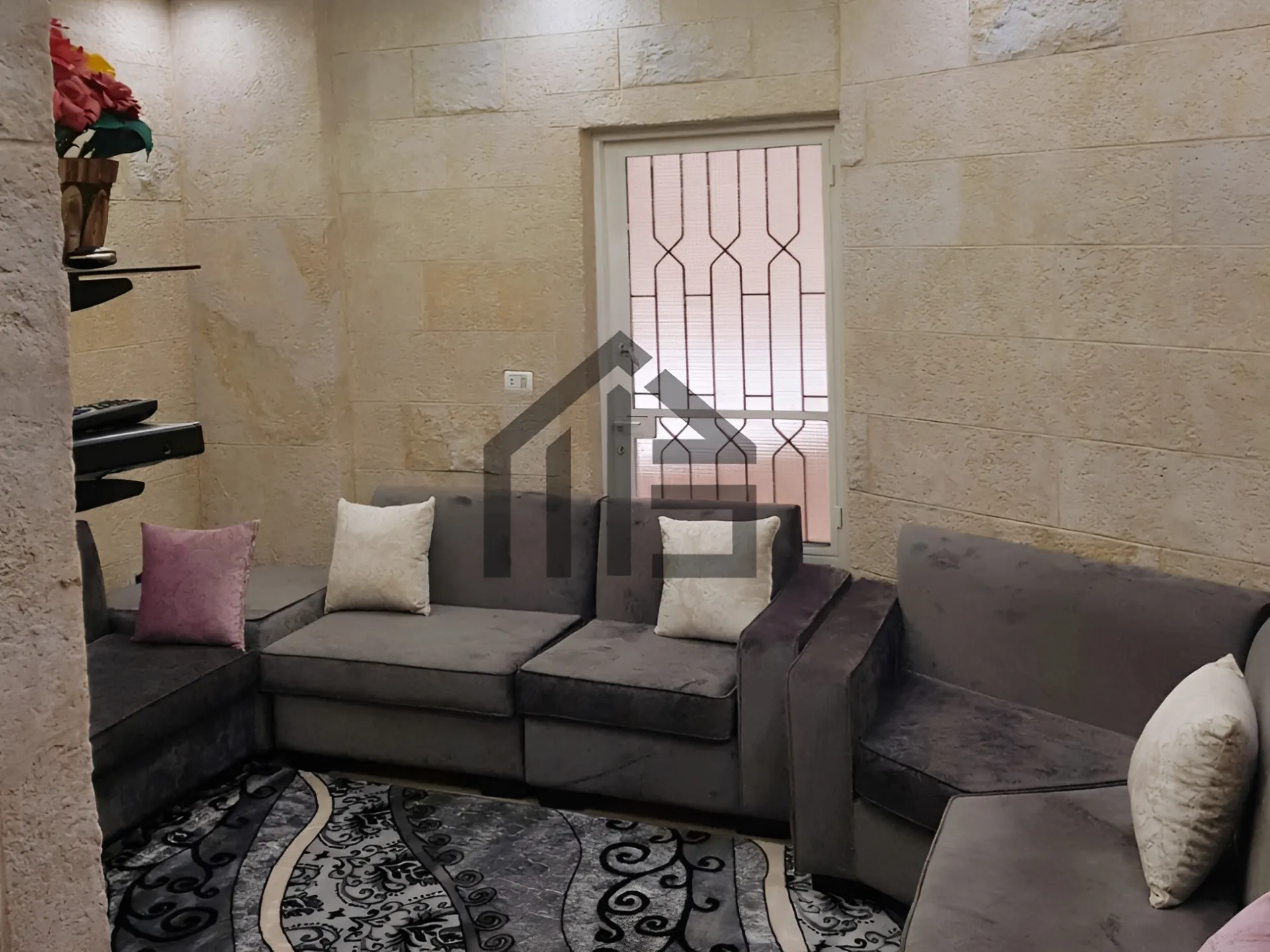 Apartment for rent in Aley, Lebanon - 3 bed, 4 bath