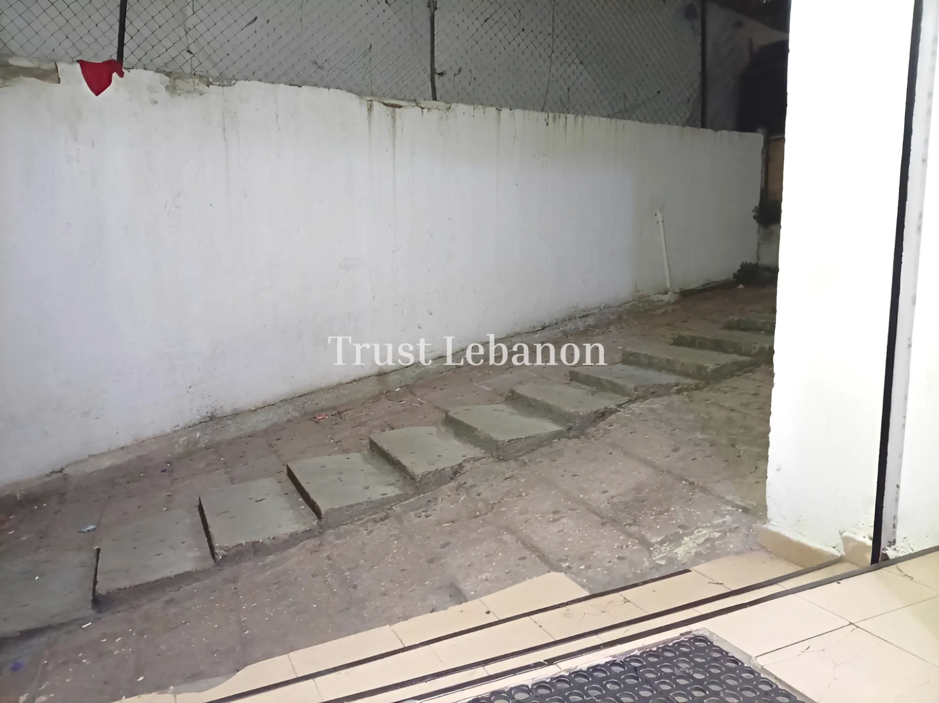 Warehouse for sale in Dekwaneh