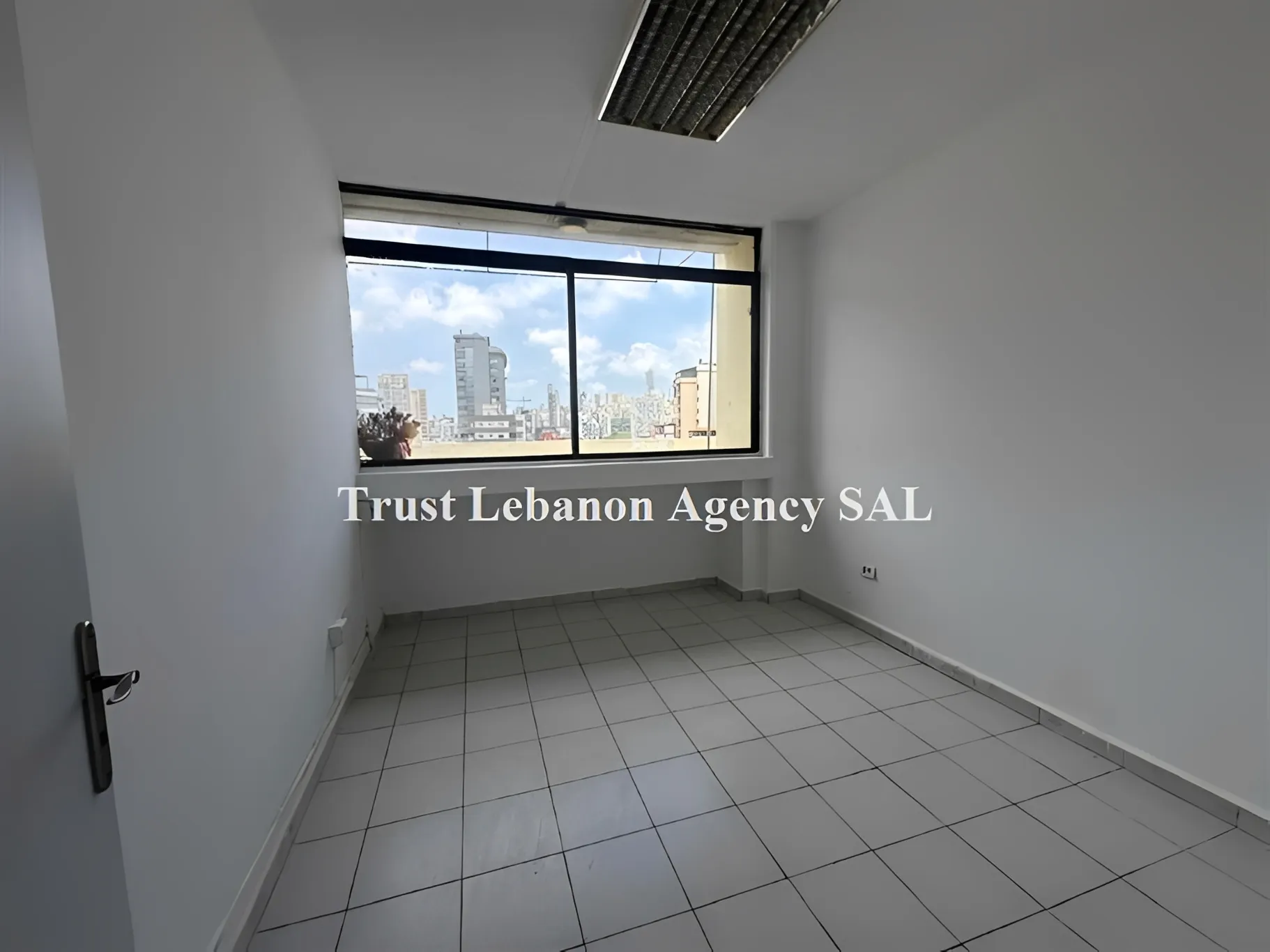 Office for rent in Metn, Sin El Fil