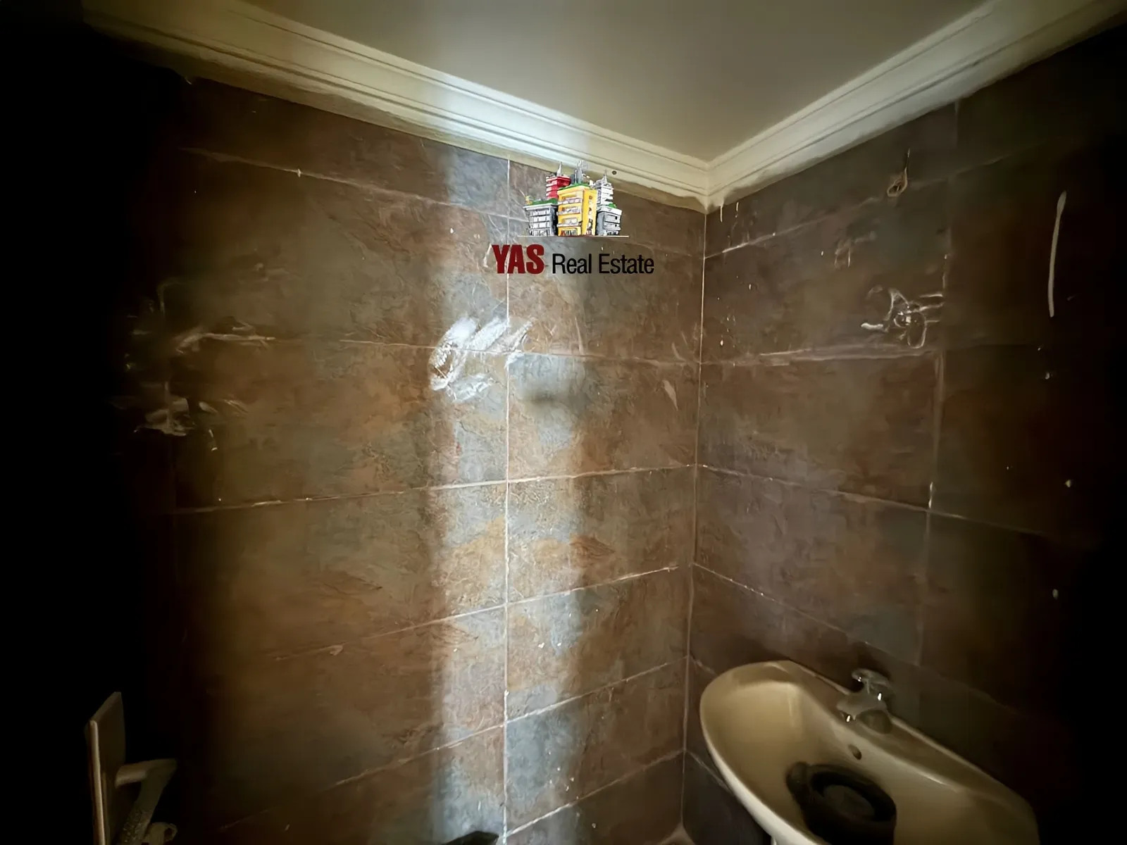 Apartment for Sale in Ballouneh - 4 bed, 4 bath