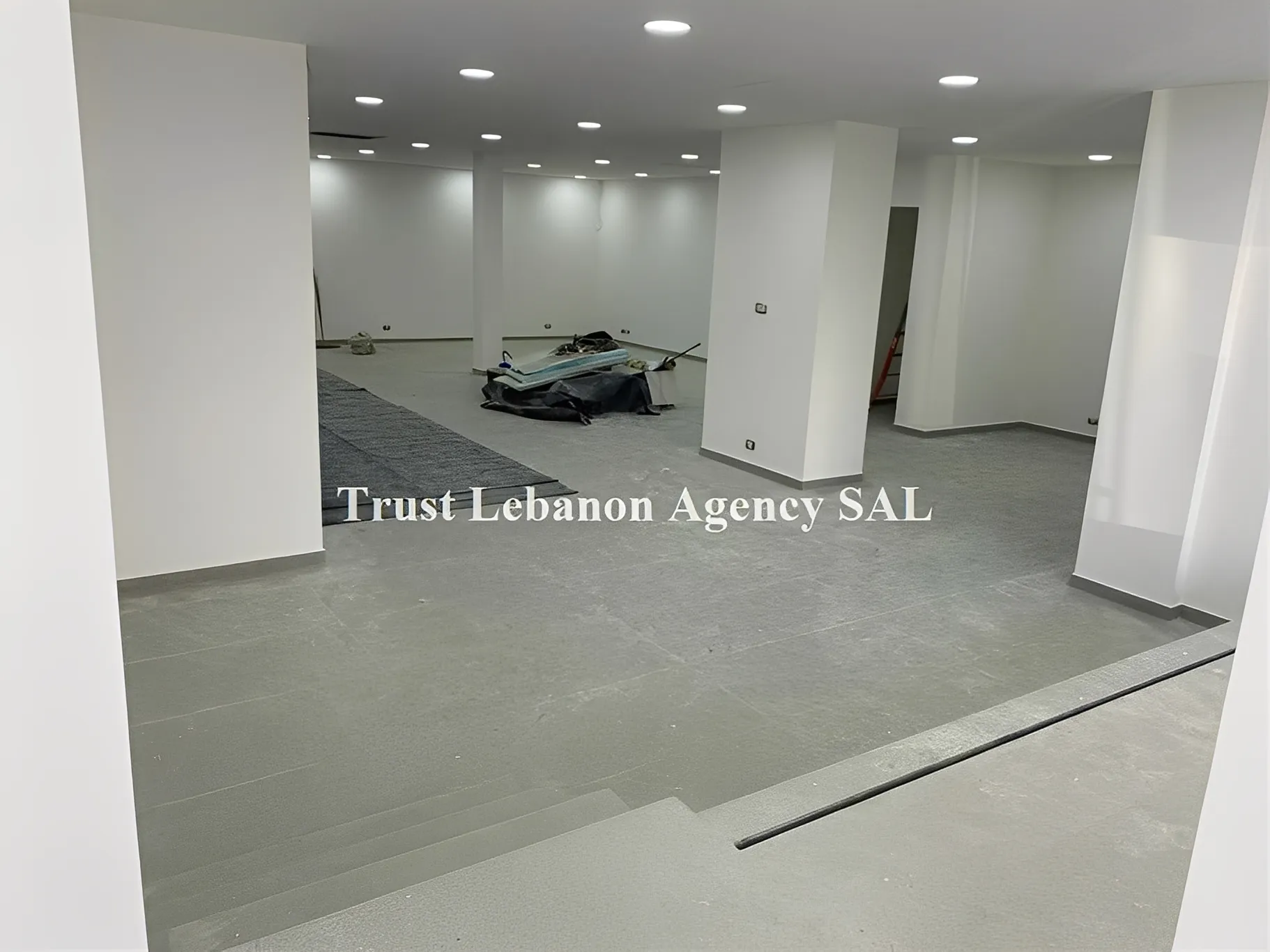 Commercial Property For Rent in Baabda, Hadath
