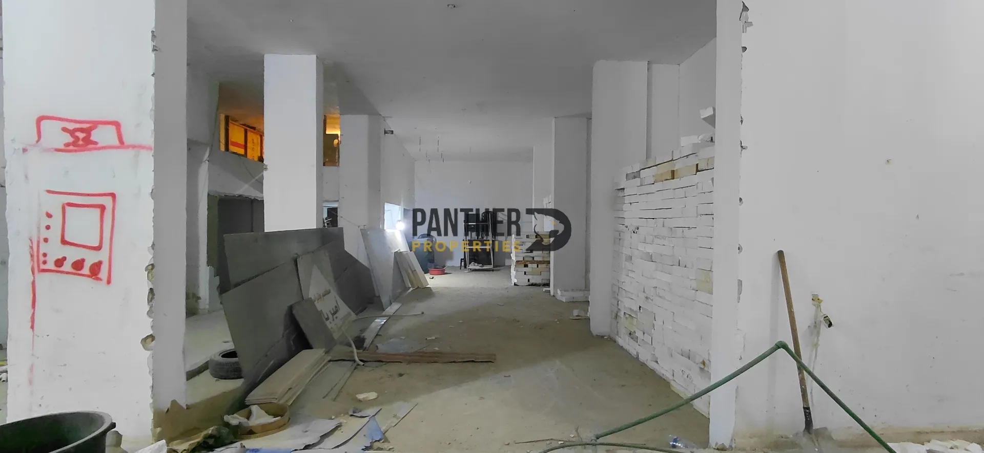 Warehouse for sale in Dekwaneh